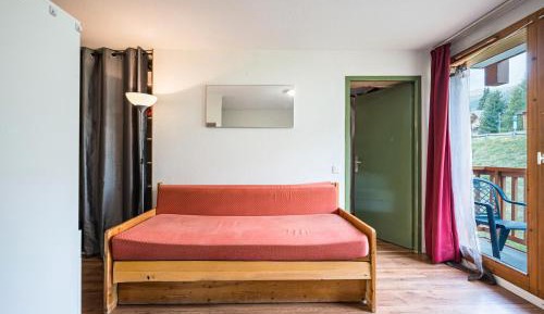 Superior One-Bedroom Apartment with Balcony