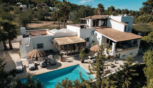 Villa with Garden View