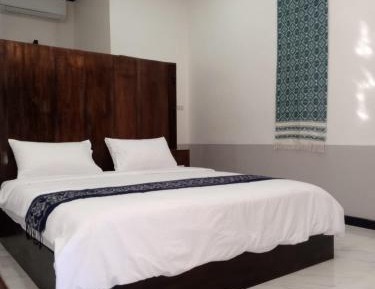 Deluxe Double or Twin Room with Mountain View