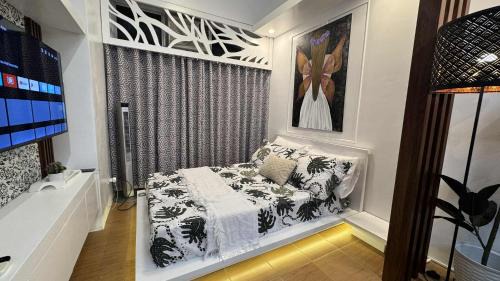 Deluxe One-Bedroom Apartment