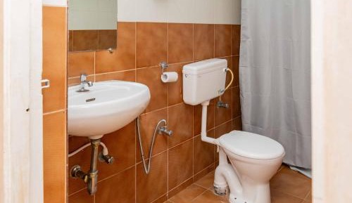 Deluxe Double Room with Side Sea View