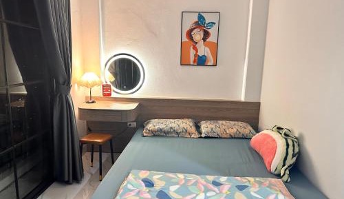 One-Bedroom Apartment with Balcony