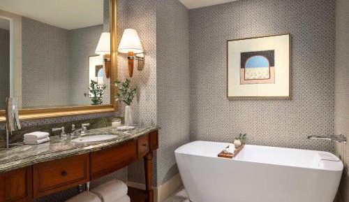 Premier Room - 1 King Bed