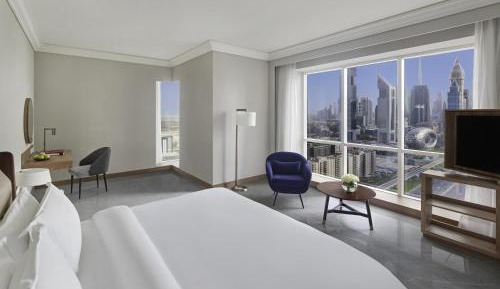 Deluxe Skyline View King