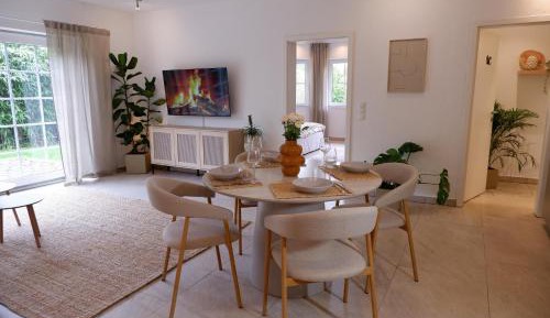 Deluxe Two-Bedroom Apartment with Garden View