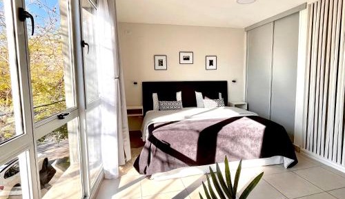 King Studio with Sofa Bed