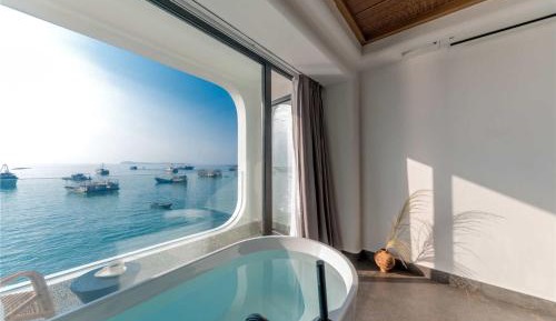 Queen Room with Sea View