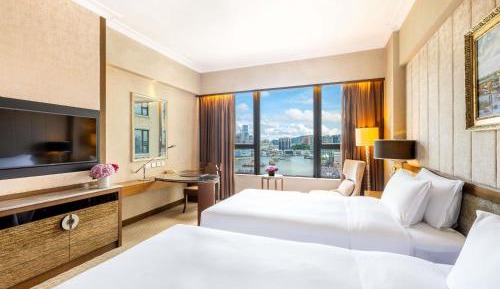 Luxury Twin Room with River View 