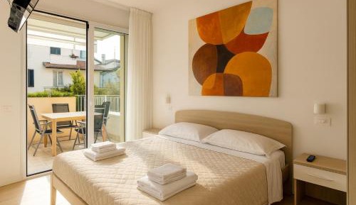 One-Bedroom Apartment with Balcony