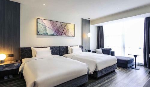 Deluxe Room with twin beds