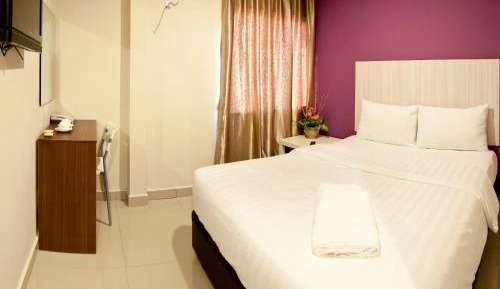 Deluxe Queen Room