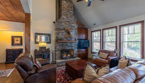 Three-Bedroom Vacation Home 