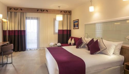 Superior Double Room with Pool View