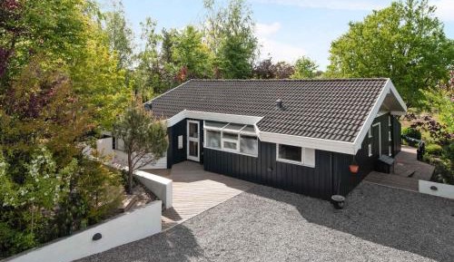 Three-Bedroom Vacation Home 