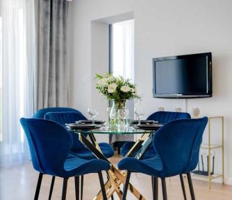 One-Bedroom Apartment with Balcony