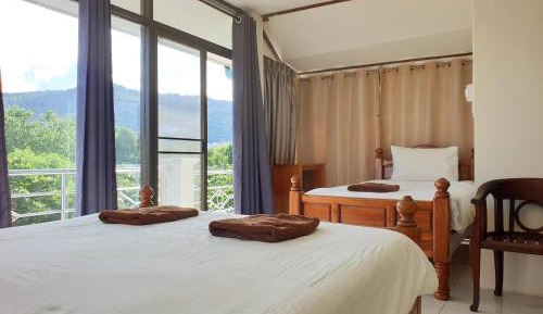Triple Room with Mountain View