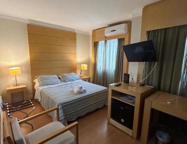 Deluxe Queen Suite