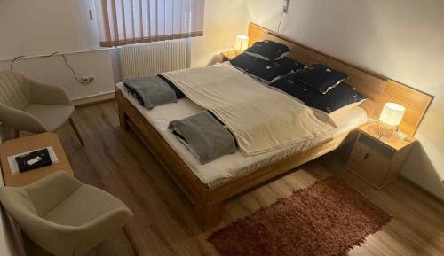 Standard Queen Room
