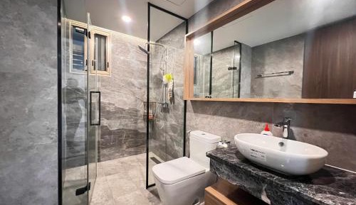 Three-Bedroom Apartment with Balcony