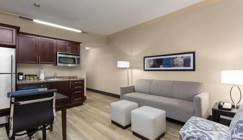 One-Bedroom King Suite - Non-Smoking