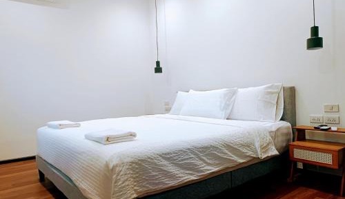 Apartment with Pool View 