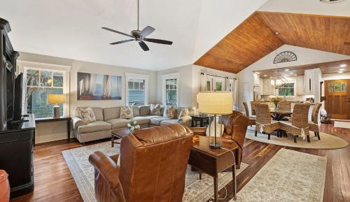 Three-Bedroom Vacation Home 