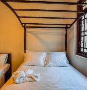 Villa with Garden View