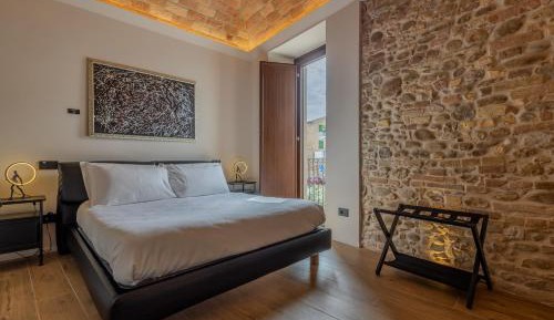 Deluxe One-Bedroom Apartment with City View