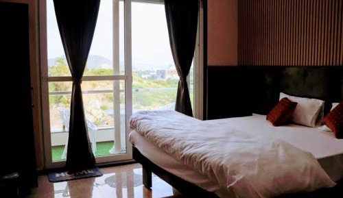 Double Room with Mountain View