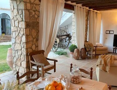 Villa with Garden View