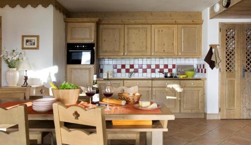 Two-Bedroom Apartment (6 Adults) with Spa Access