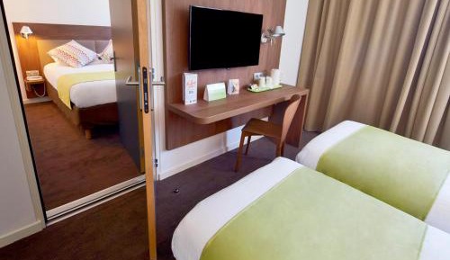 Quadruple Room (1 double bed and 2 single beds)