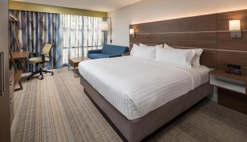 Standard King Room with Sofa Bed - Non-Smoking