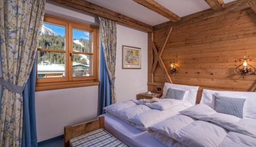 Junior Suite with Mountain View