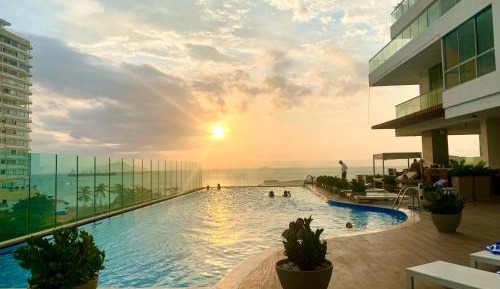 One-Bedroom Apartment with Sea View and Balcony