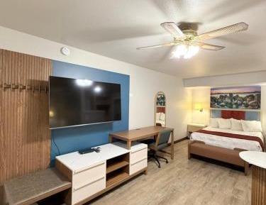 Superior Queen Room with Two Queen Beds - Non-Smoking