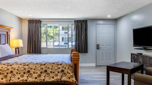 King Room - Non-Smoking