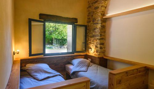 Apartment with Pool View 