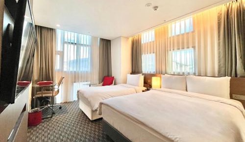 Premium Family Room - Non-Smoking