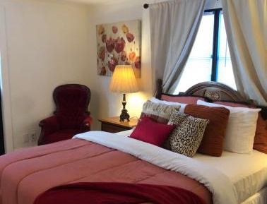 Deluxe Room (2 Adults + 1 Child)