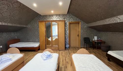 6-Bed Mixed Dormitory Room