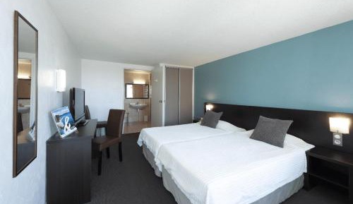 Twin Room with Sea View