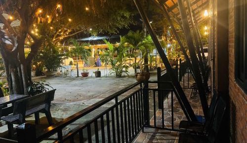 Family Room with Garden View