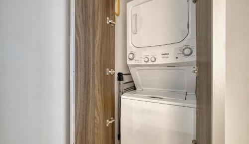 One-Bedroom Apartment with City View