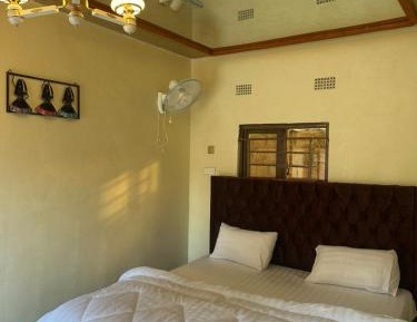 Deluxe Double Room (2 Adults + 1 Child)