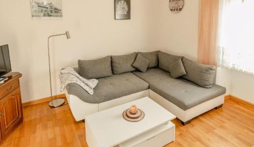 Two-Bedroom Apartment with Shower 