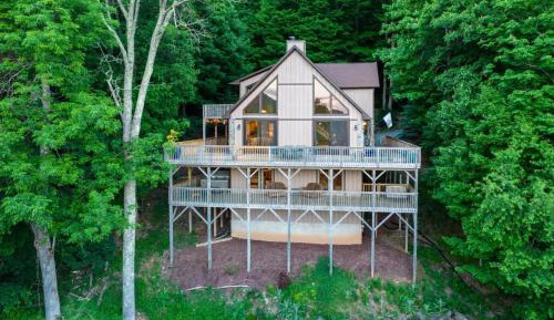 Five-Bedroom Holiday Home