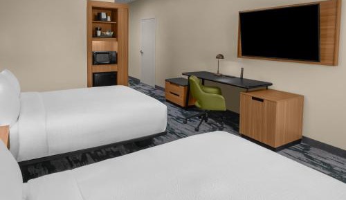 Queen Room with Two Queen Beds - Hearing Accessible
