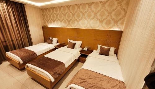 Economy Triple Room