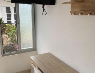 Single Room with Shared Bathroom